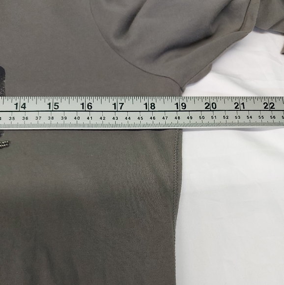 Garcia Jeans Top with Movie Camera Beaded & Sequin Decal 🚨 Sizing 🚨 - Picture 8 of 9